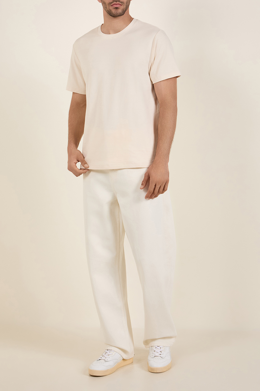 מכנסי ג'ינס בגזרה מתרחבת